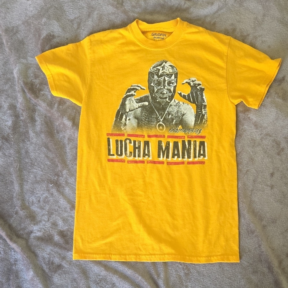 Gildan Lucha‎ Mania Wrestling Graphic T Shirt Yellow DryBlend Mens Small